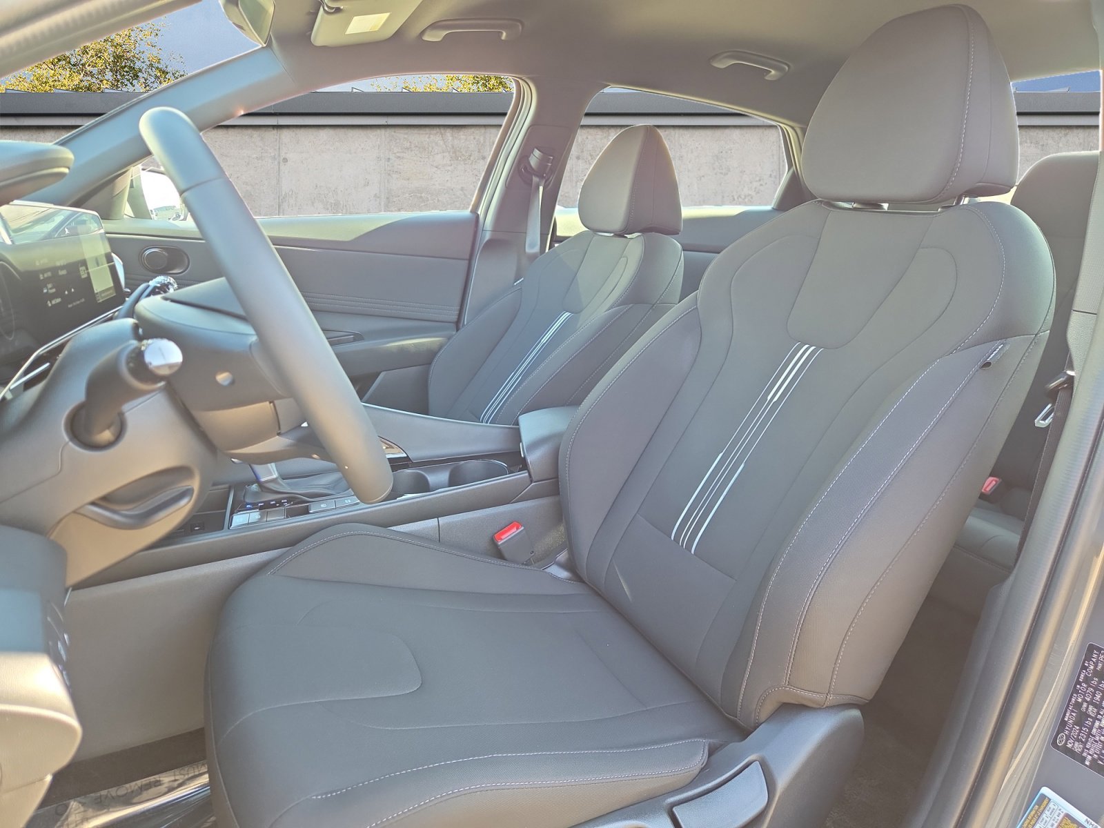 2025 Hyundai Elantra Blue - Photo 9