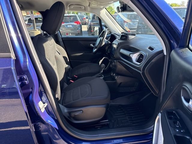 Used 2018 Blue Jeep Latitude image 13