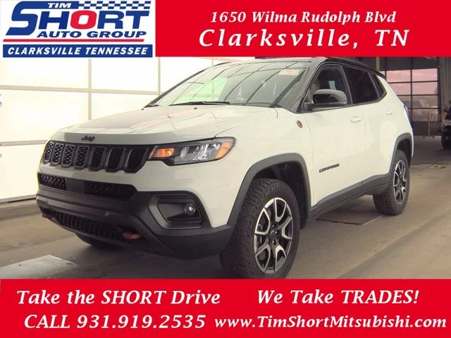 Used 2025 White Jeep Trailhawk image 1