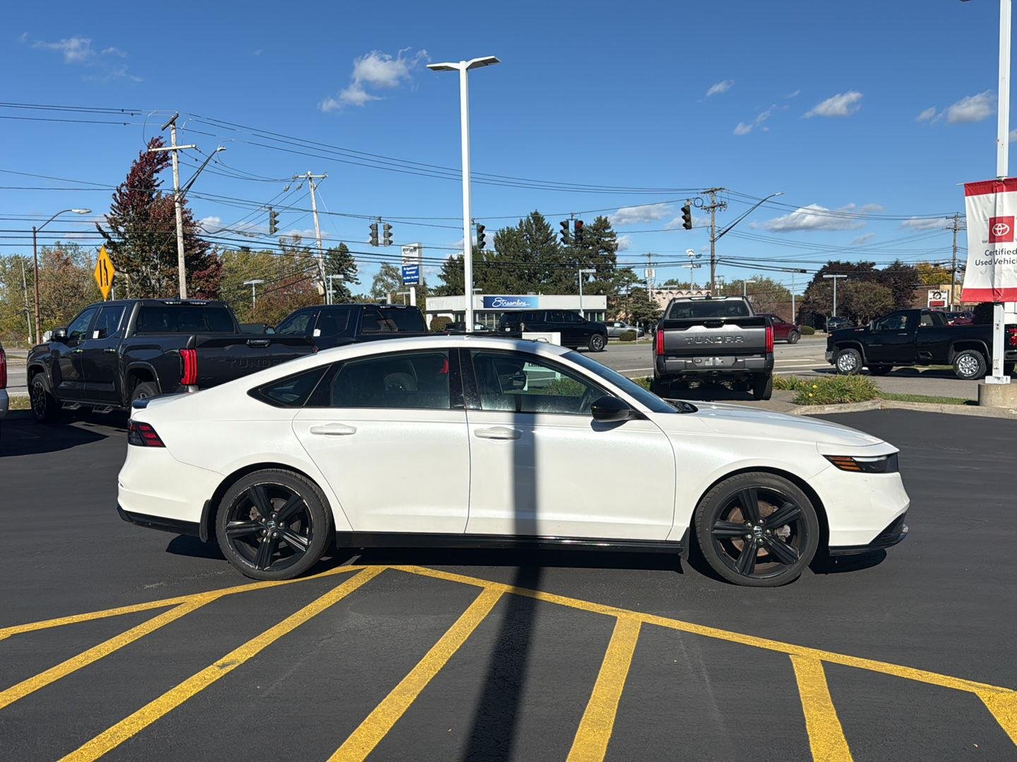 Used 2023 Platinum White Pearl Honda Sport-L image 2