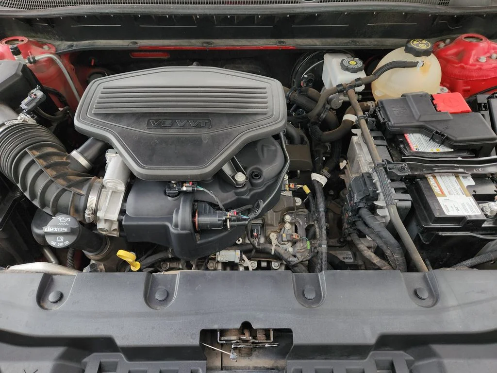 Used 2020 Red Hot Chevrolet RS image 32
