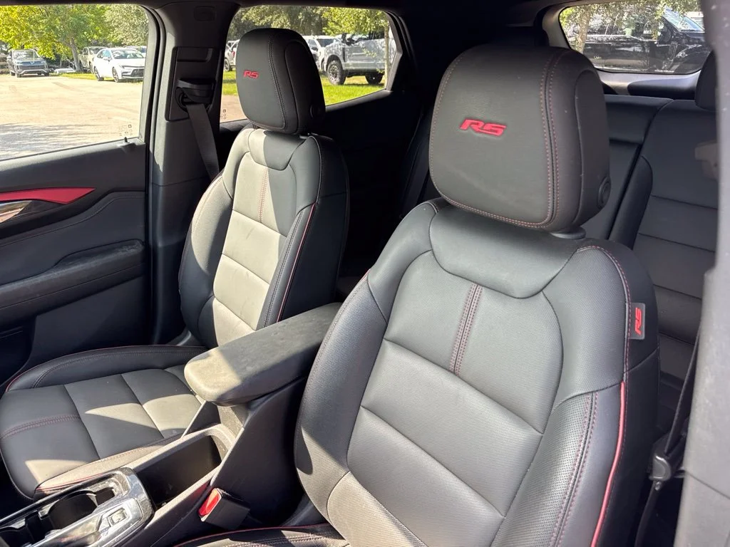 Used 2025 Pearl Chevrolet RS image 10