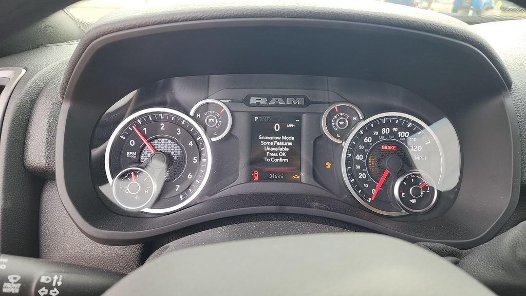 2026 RAM 3500 Tradesman - Photo 16