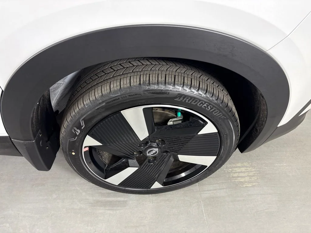 New 2026 Aspen White TriCoat / Super Black Two-tone Nissan SR image 11