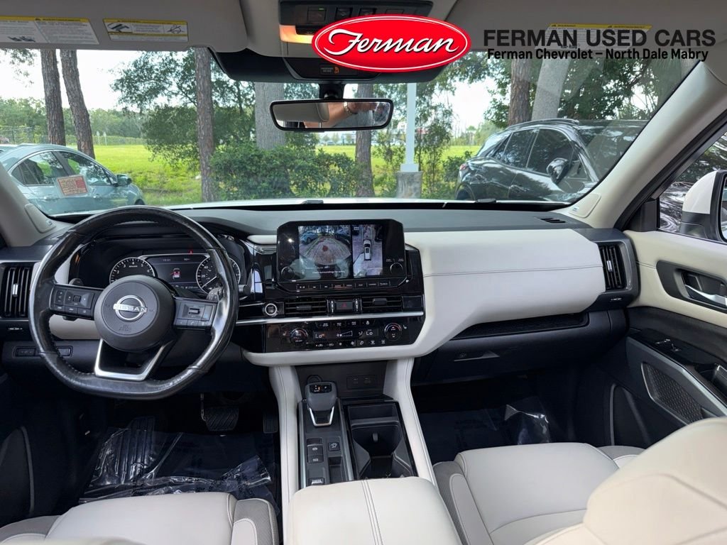Used 2023 White Nissan SL image 5