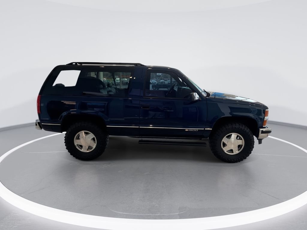 Used 1995 Blue Chevrolet Base image 9