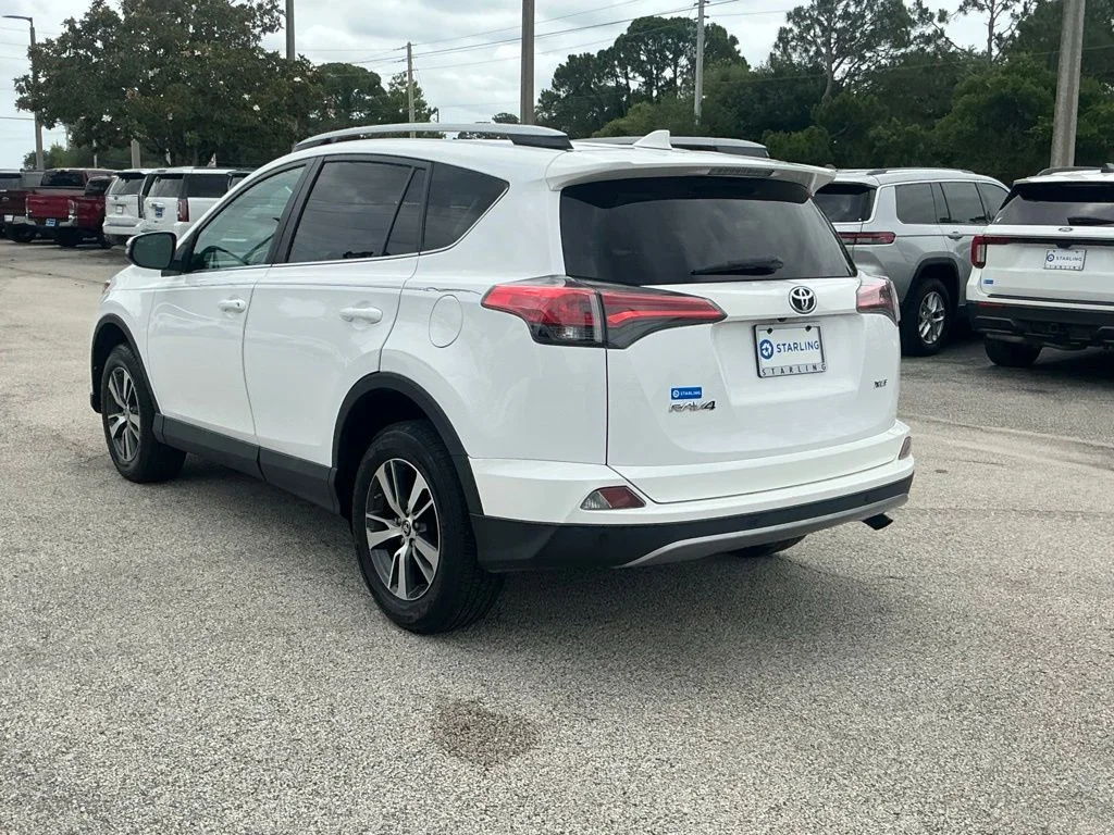 Used 2017 White Toyota XLE image 7