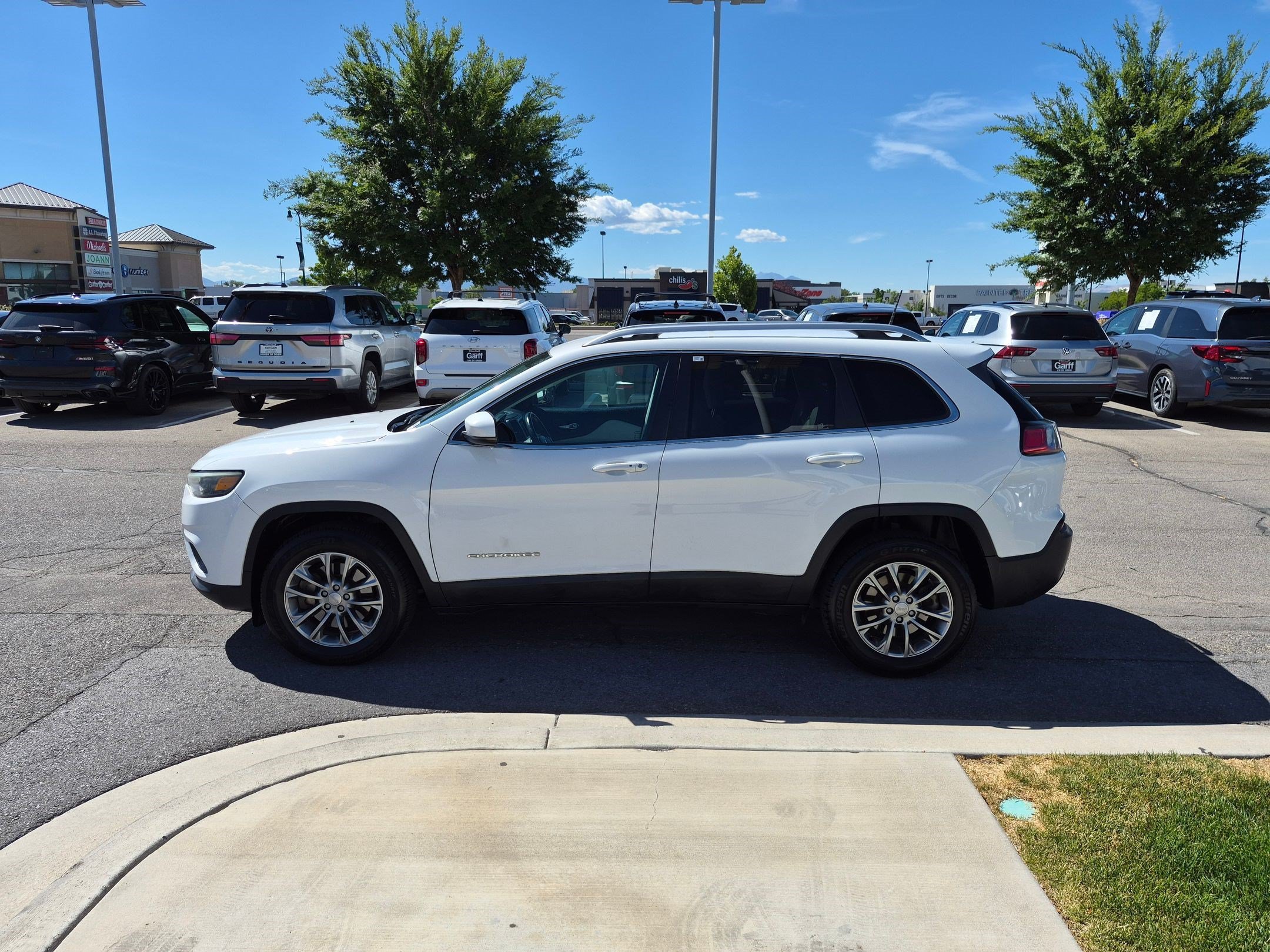 Used 2020 Bright White Clearcoat Jeep Latitude Plus image 6