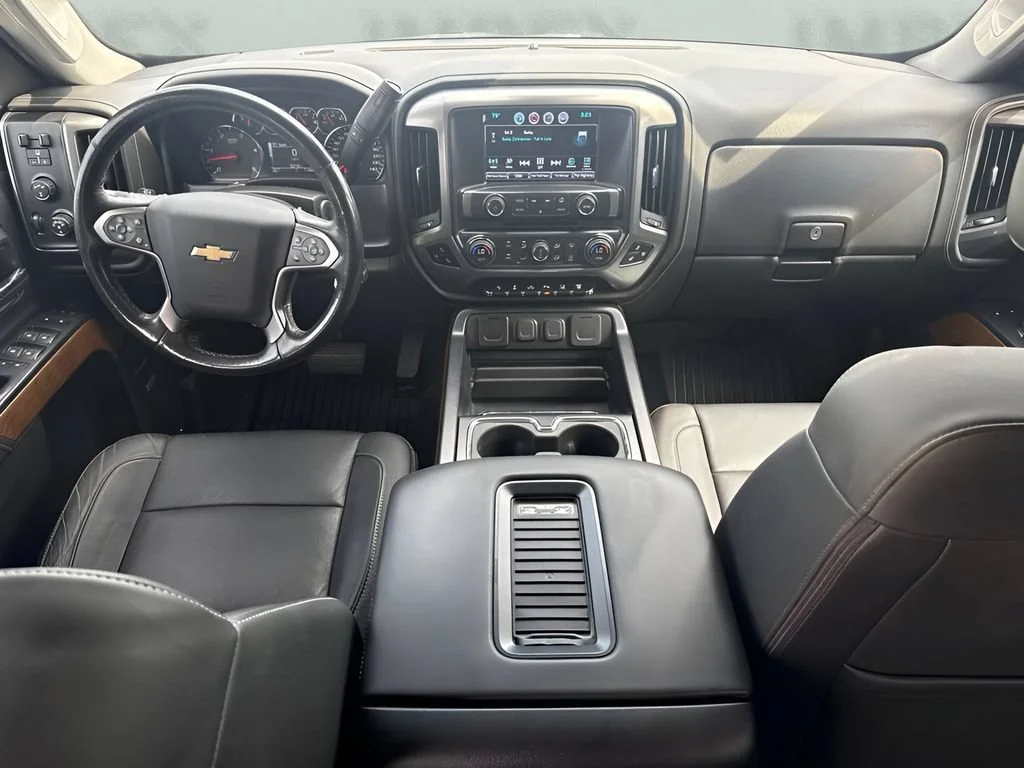 Used 2018 SUMMIT WHITE Chevrolet LTZ image 14