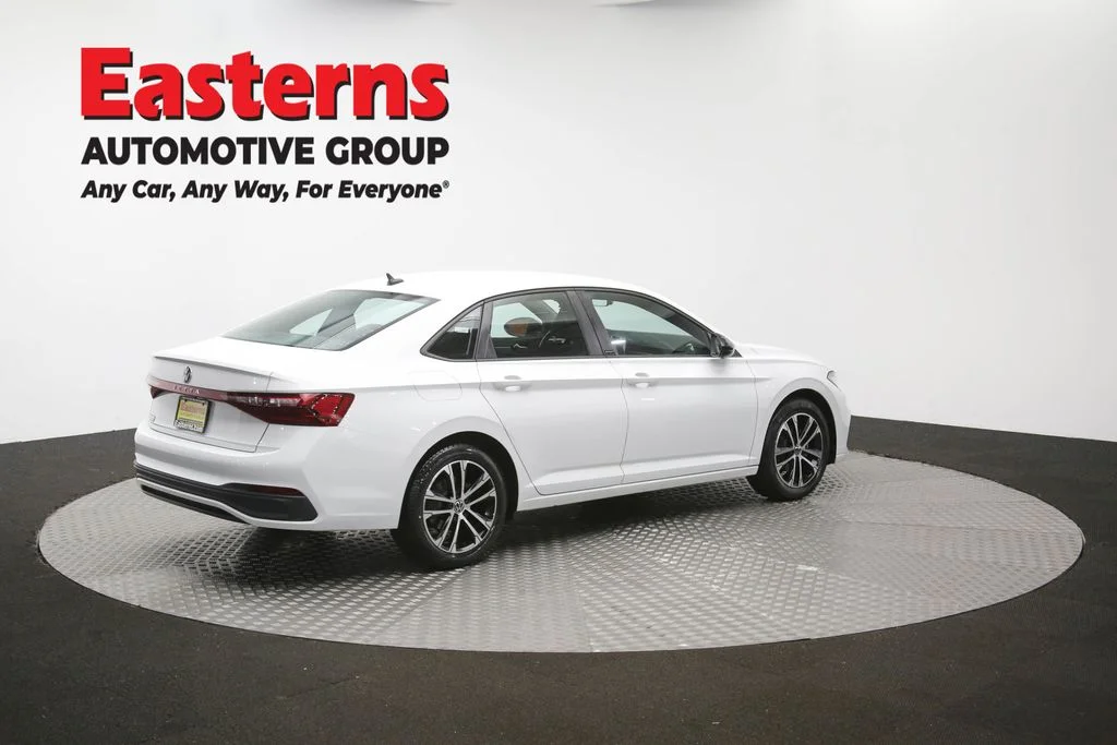 Used 2025 White Volkswagen 1.5T Sport image 40