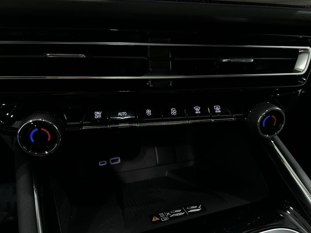 New 2026 Mosaic Black Metallic Chevrolet Z71 image 17