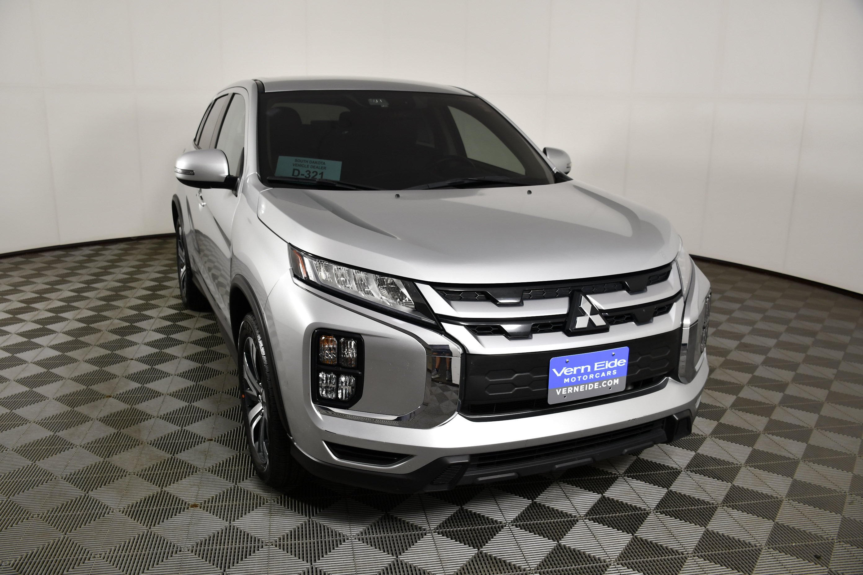 Certified Used 2024 Black Mitsubishi SE image 3