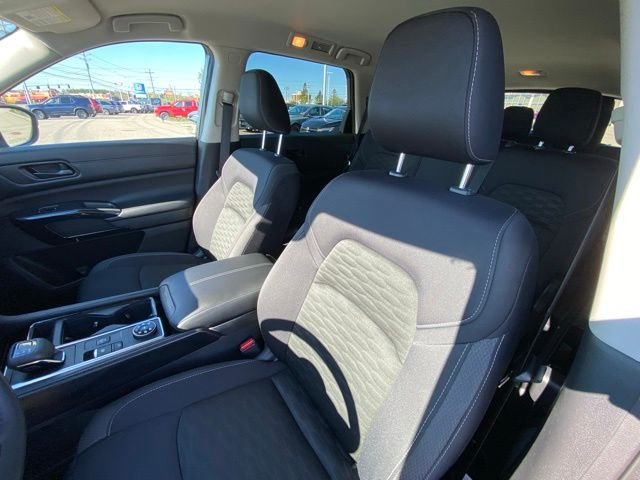 Used 2023 Gray Nissan SV image 11