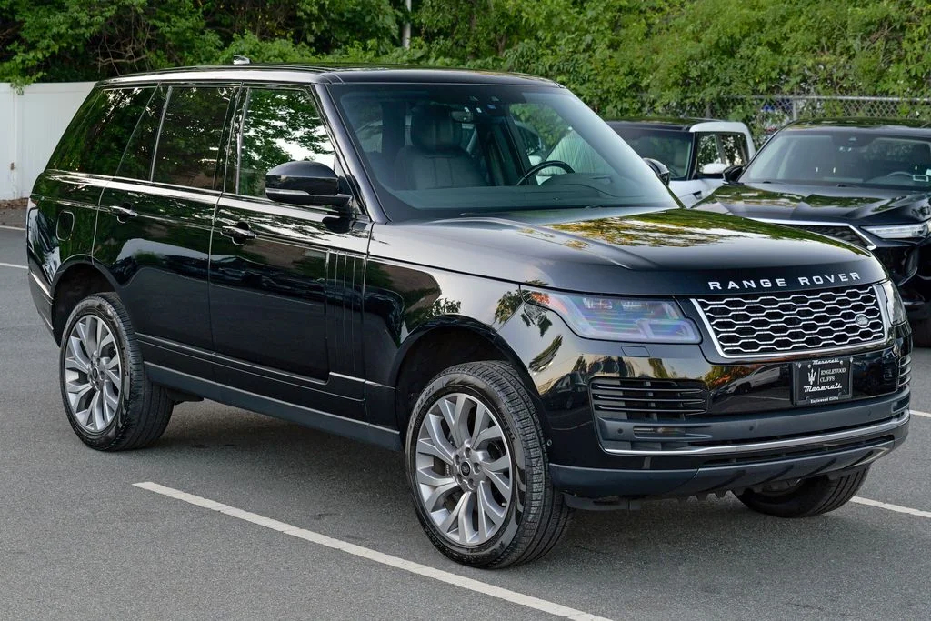 Used 2020 Santorini Black Metallic Land Rover HSE image 9