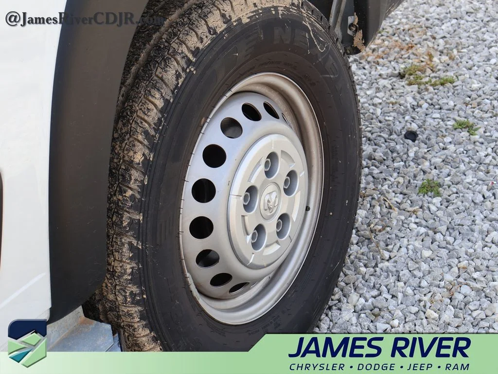Used 2025 White Ram Base image 25