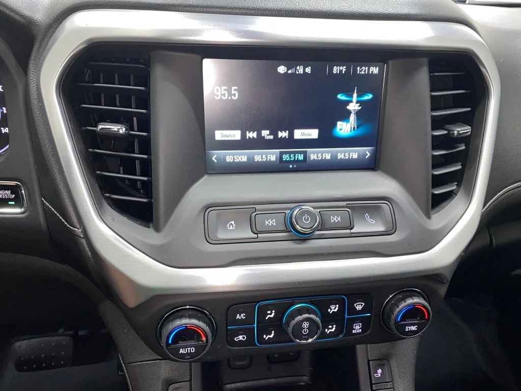 Used 2017 Red GMC SLE-2 image 22