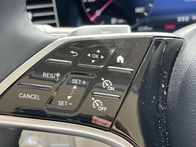 Used 2024 White Mercedes-Benz GLE 450 image 22