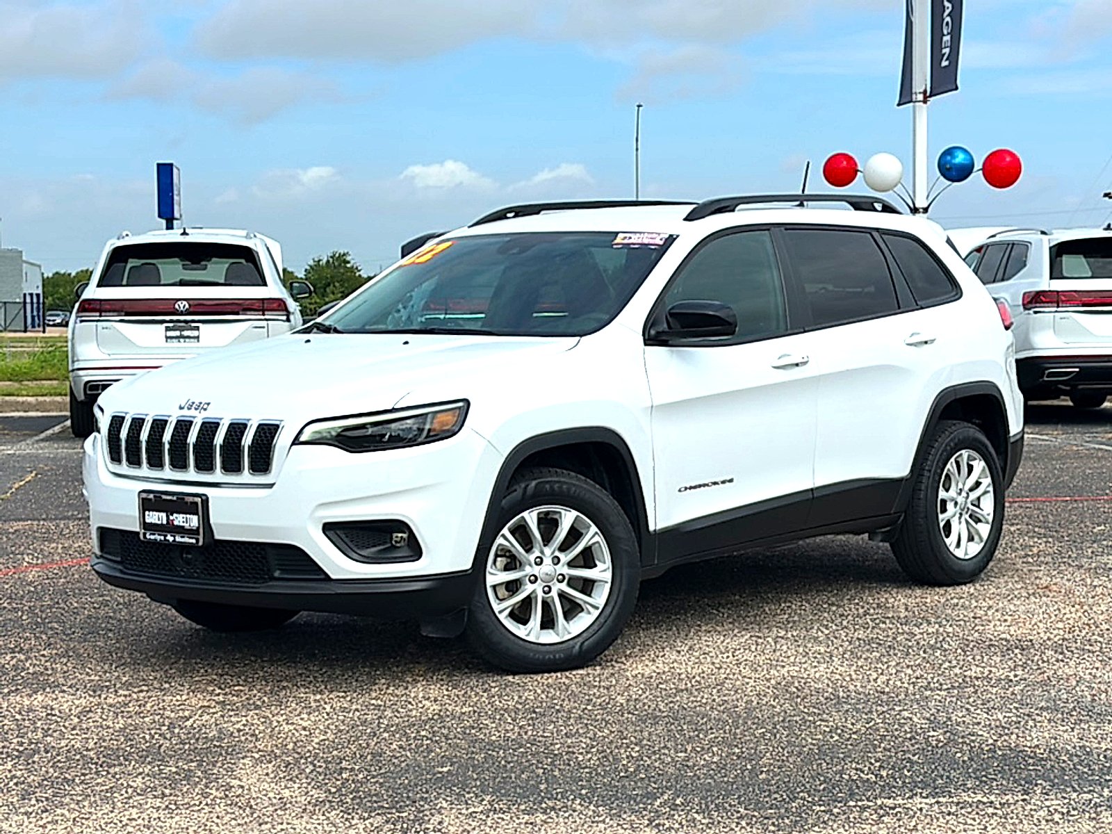 Used 2022 WHITE Jeep Latitude Lux 4x4 image 2
