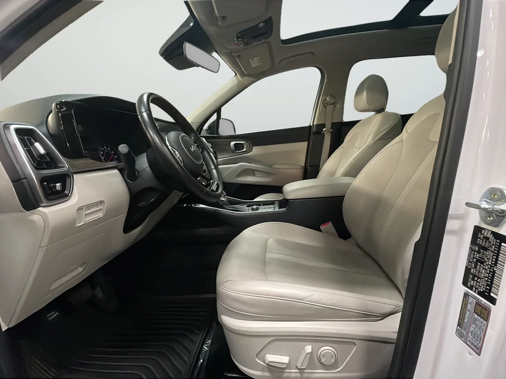 Used 2022 White Kia S X-LINE image 11