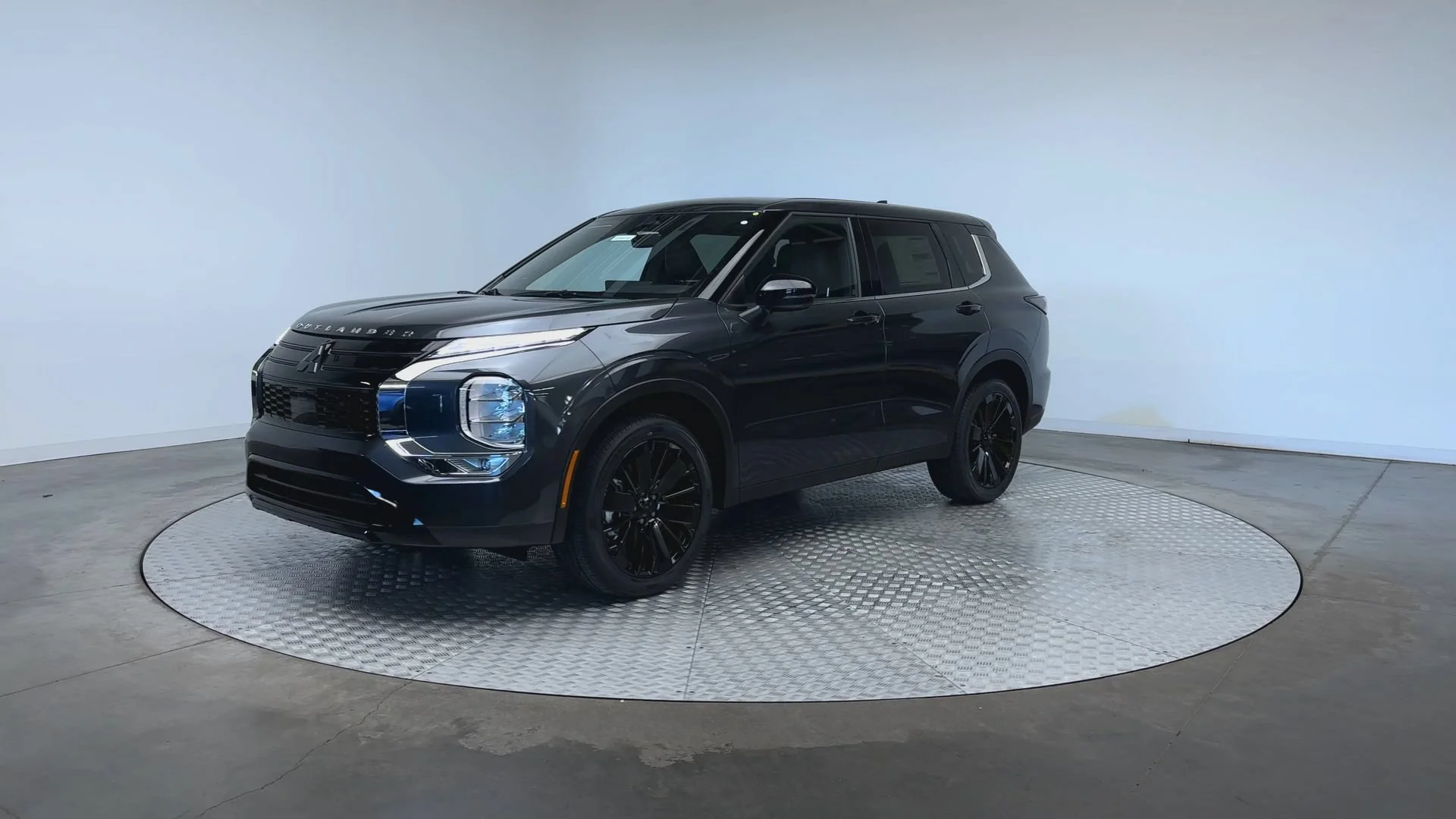 New 2026 Graphite Gray Mitsubishi LE 1.5T S-AWC image 4