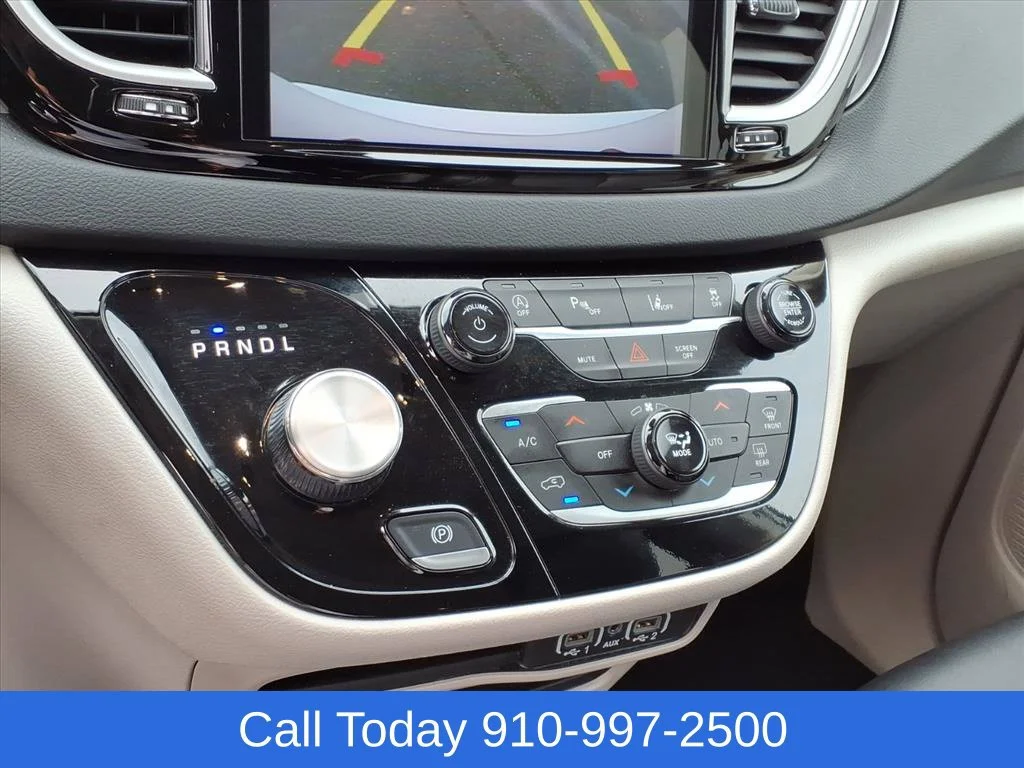Used 2024 White Chrysler Touring L image 15