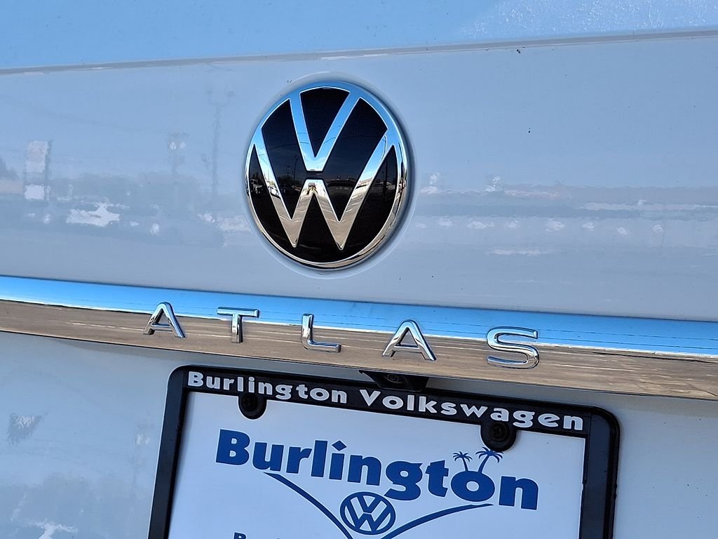 Certified Used 2023 White Volkswagen 3.6L V6 SE w/Technology image 31