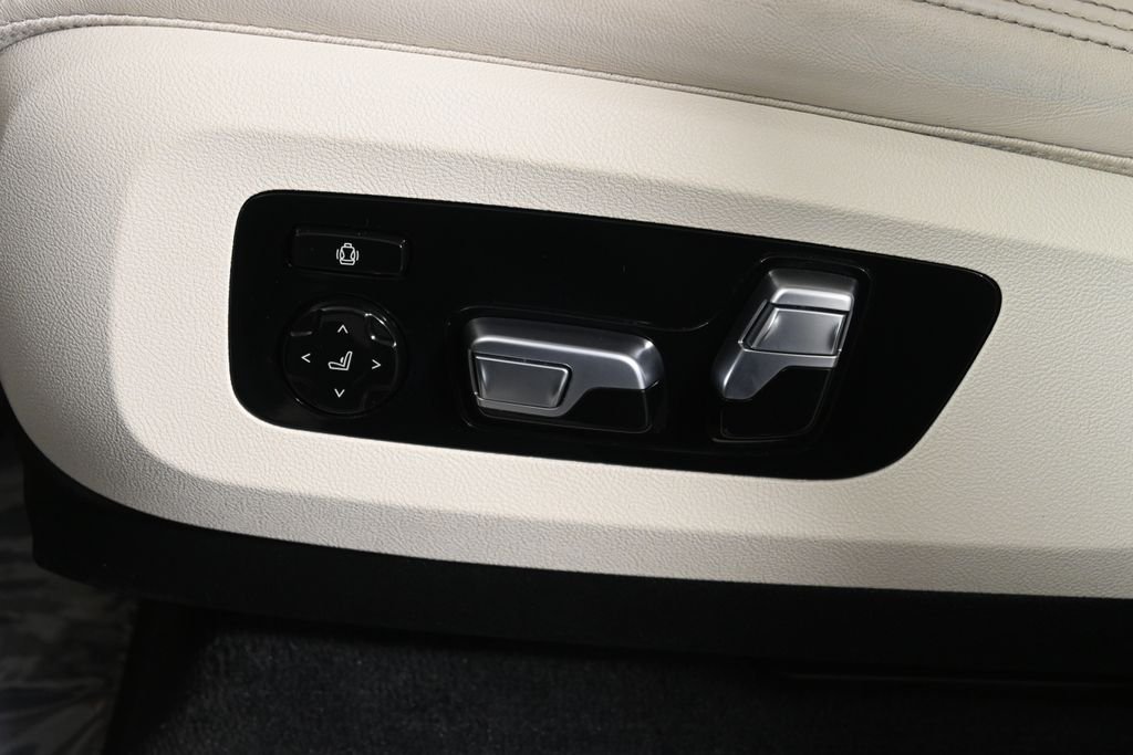 Used 2022 Gray Metallic BMW xDrive40i image 27