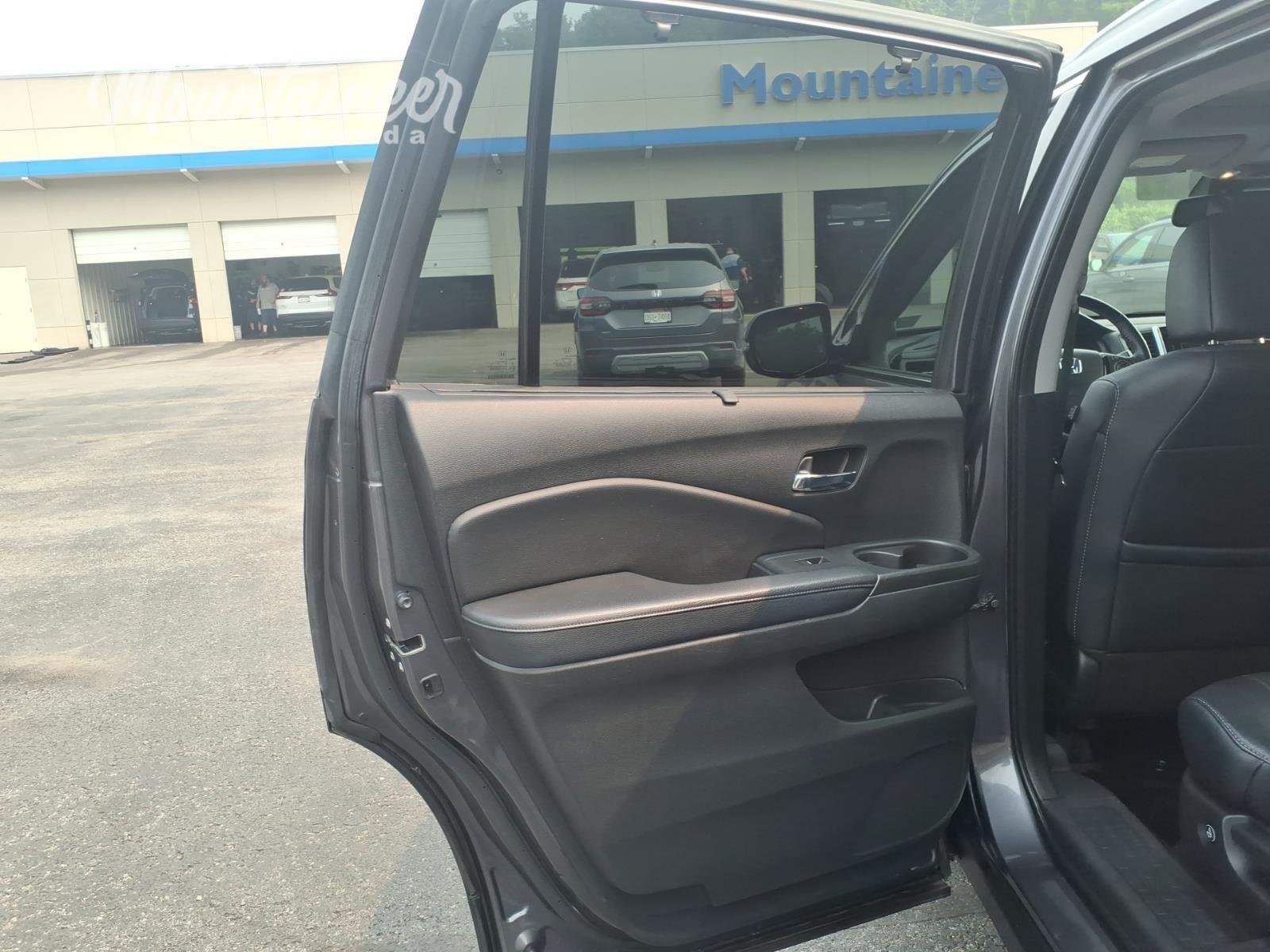 Used 2018 Modern Steel Metallic Honda Elite image 11