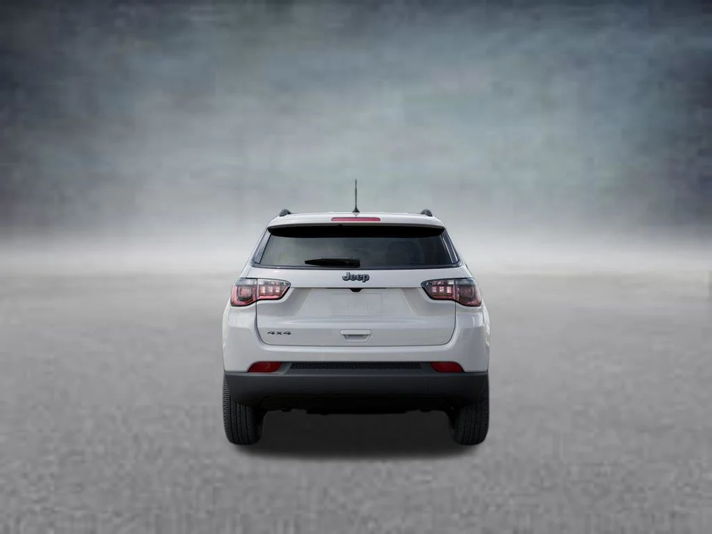 New 2026 Bright White Clear-Coat Exterior Paint Jeep Latitude image 7