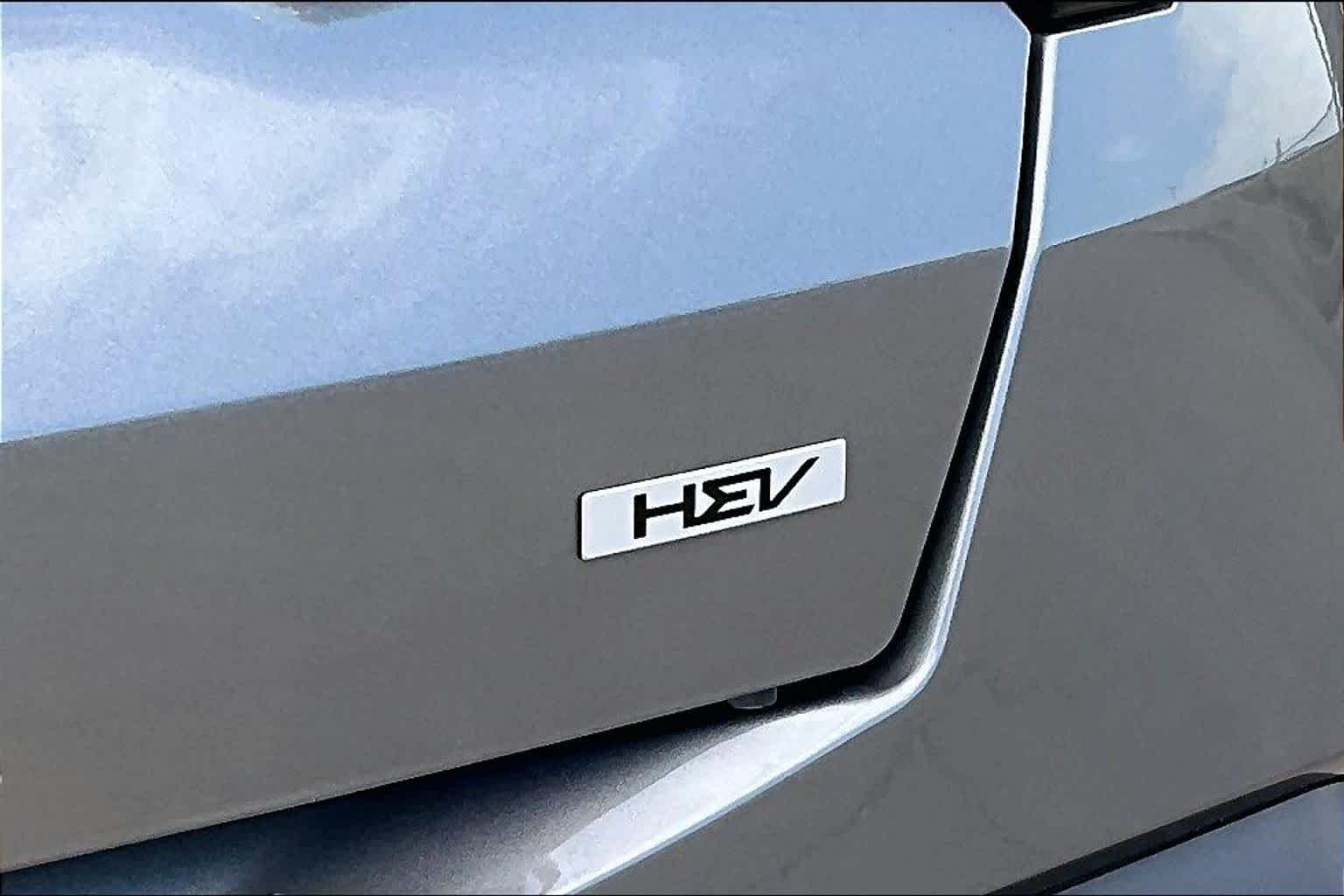 Used 2025 Volcanic Sand Kia SX Prestige image 31