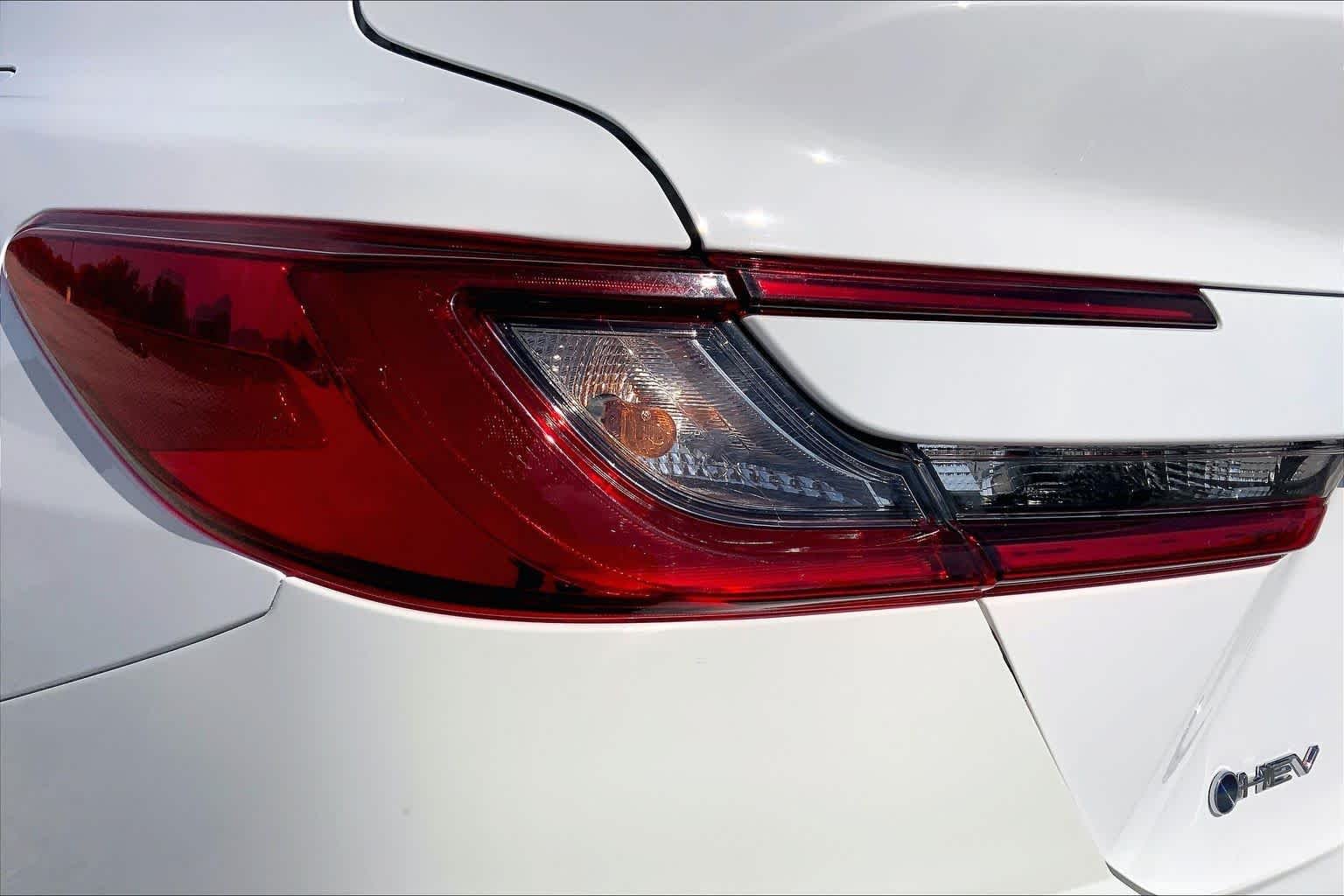 Used 2025 Ice Cap Toyota LE image 28