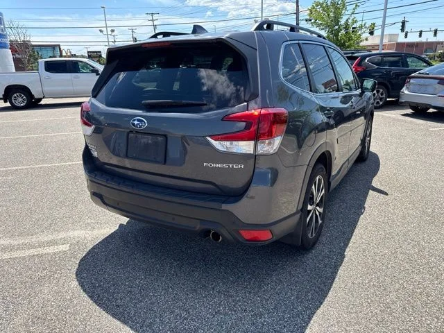 Used 2022 Gray Metallic Subaru Limited image 19