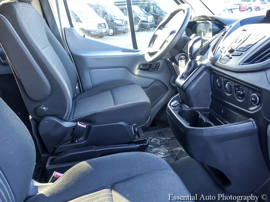 Used 2018 Oxford White Ford XL Low Roof 8 Passenger image 26