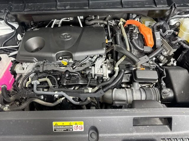 Used 2021 White Toyota LE image 9