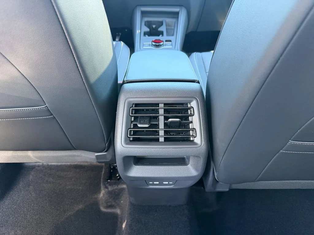 New 2026 Platinum Gray Metallic Volkswagen 2.0T SE image 22