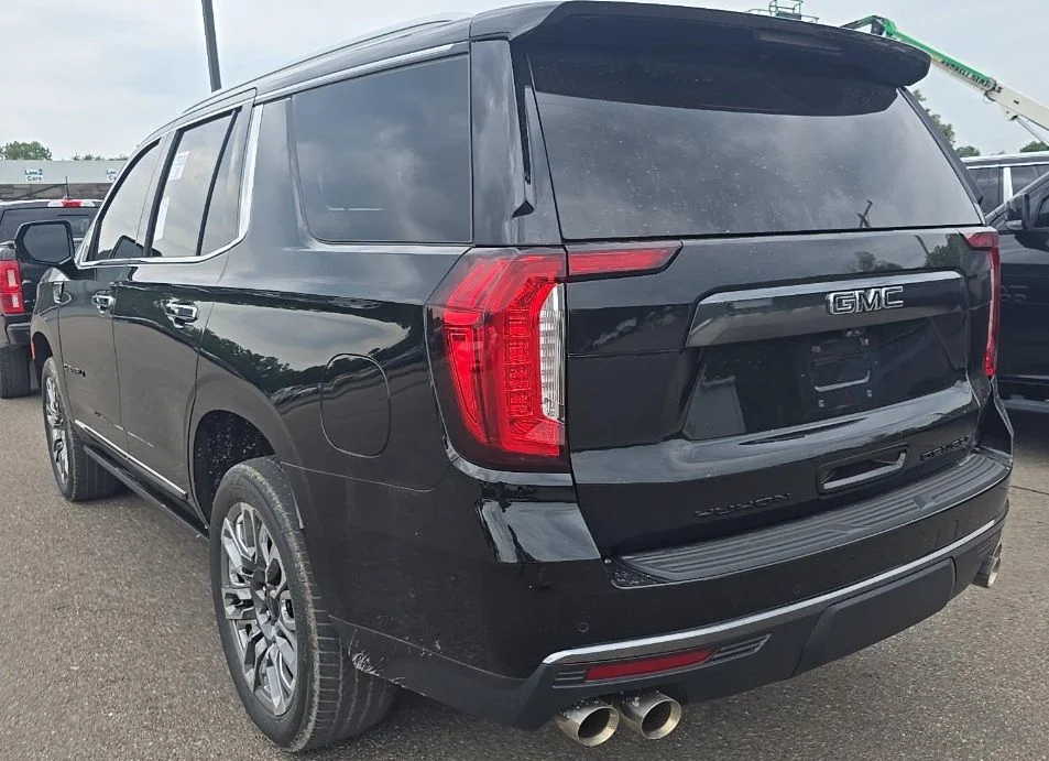 Used 2023 Onyx Black GMC Denali Ultimate image 4