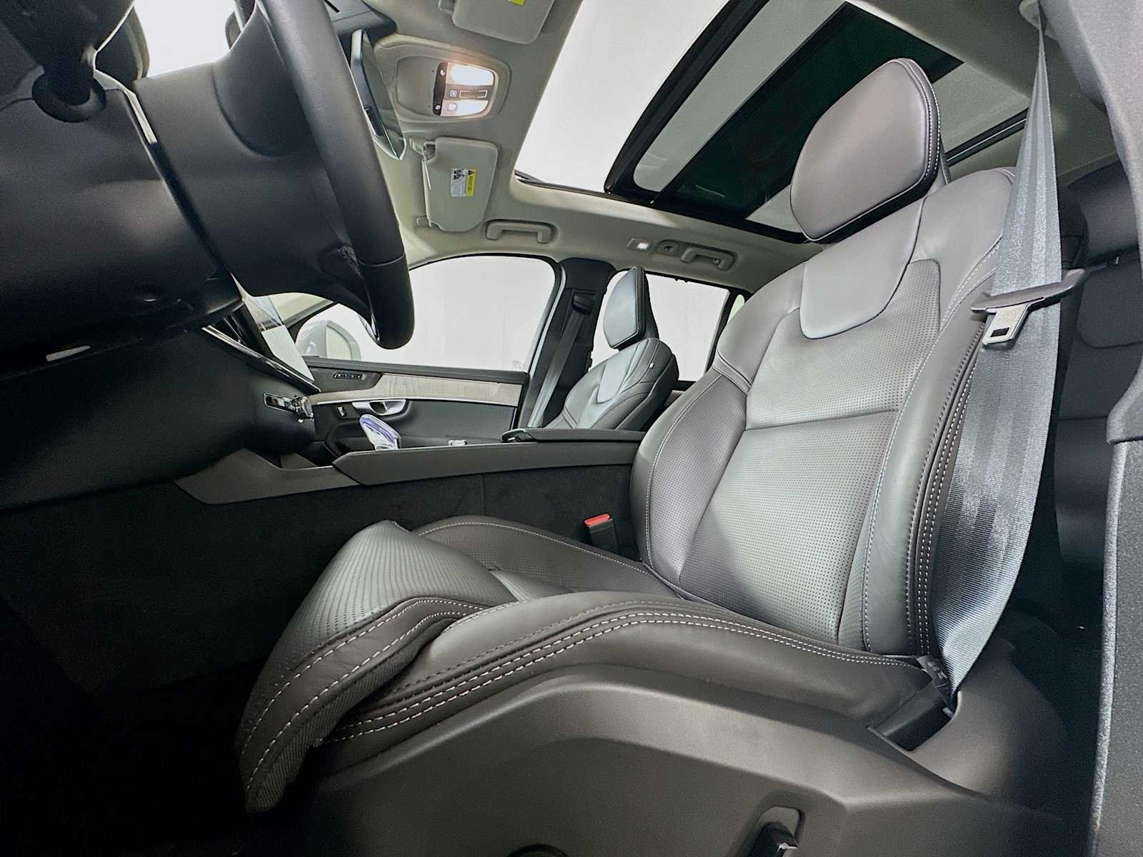 2025 Volvo XC90 Ultra - Photo 19