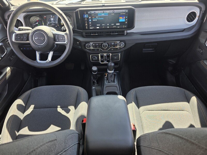 Used 2025 Crystal Metallic JEEP SAHARA 4X4 image 15