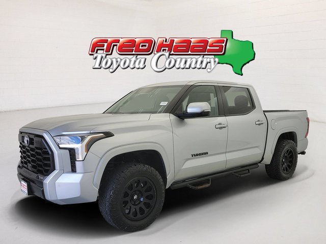 2024 Toyota Tundra 4WD SR5