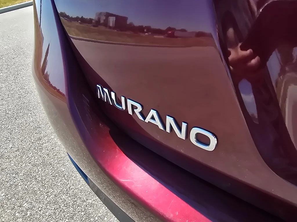 Used 2011 Merlot Metallic Nissan Base image 10