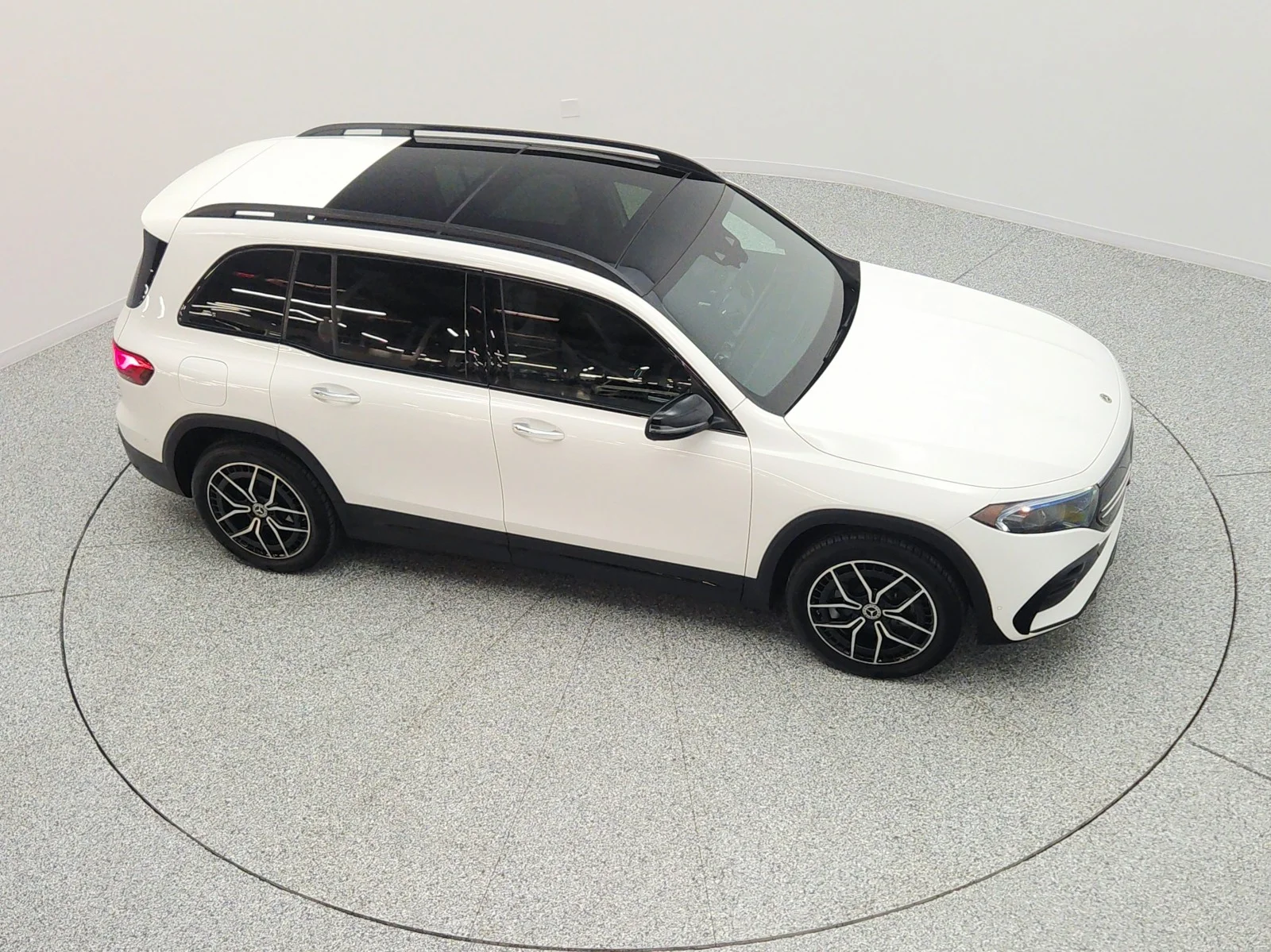 Used 2023 Polar White Mercedes-Benz EQB 300 4MATIC® SUV image 26