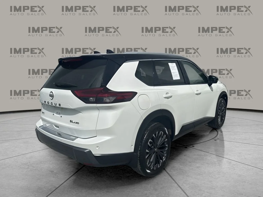 Used 2025 White Nissan SL image 5