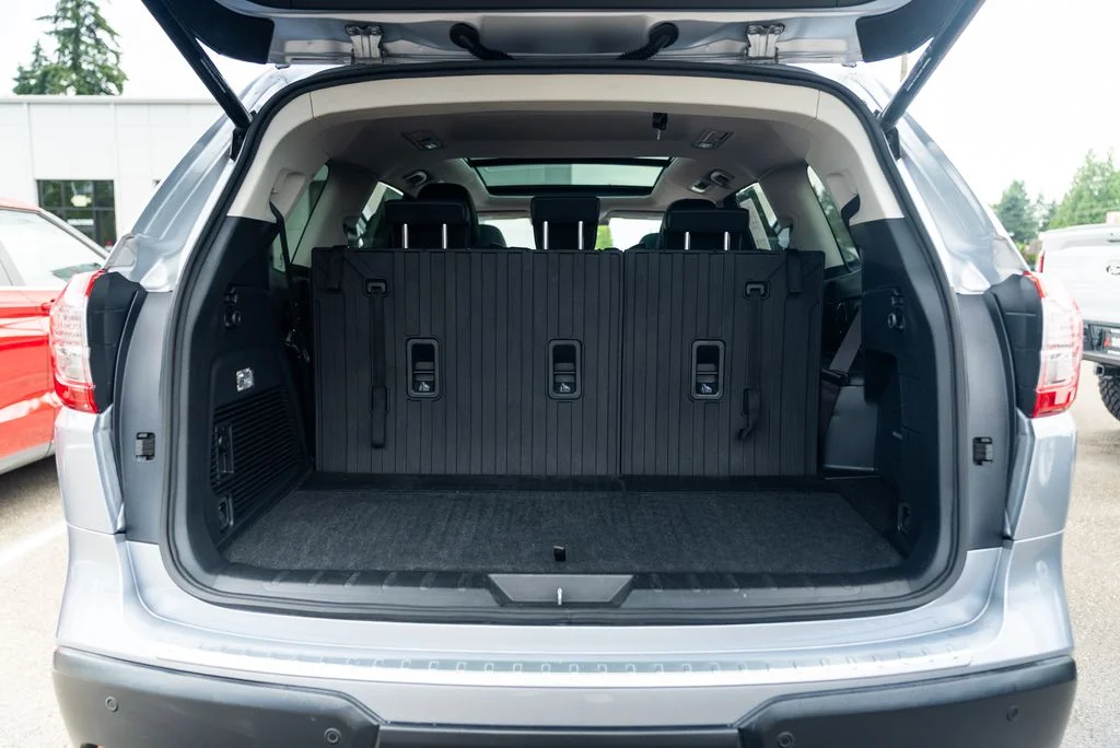 Used 2019 Silver Subaru Limited image 2