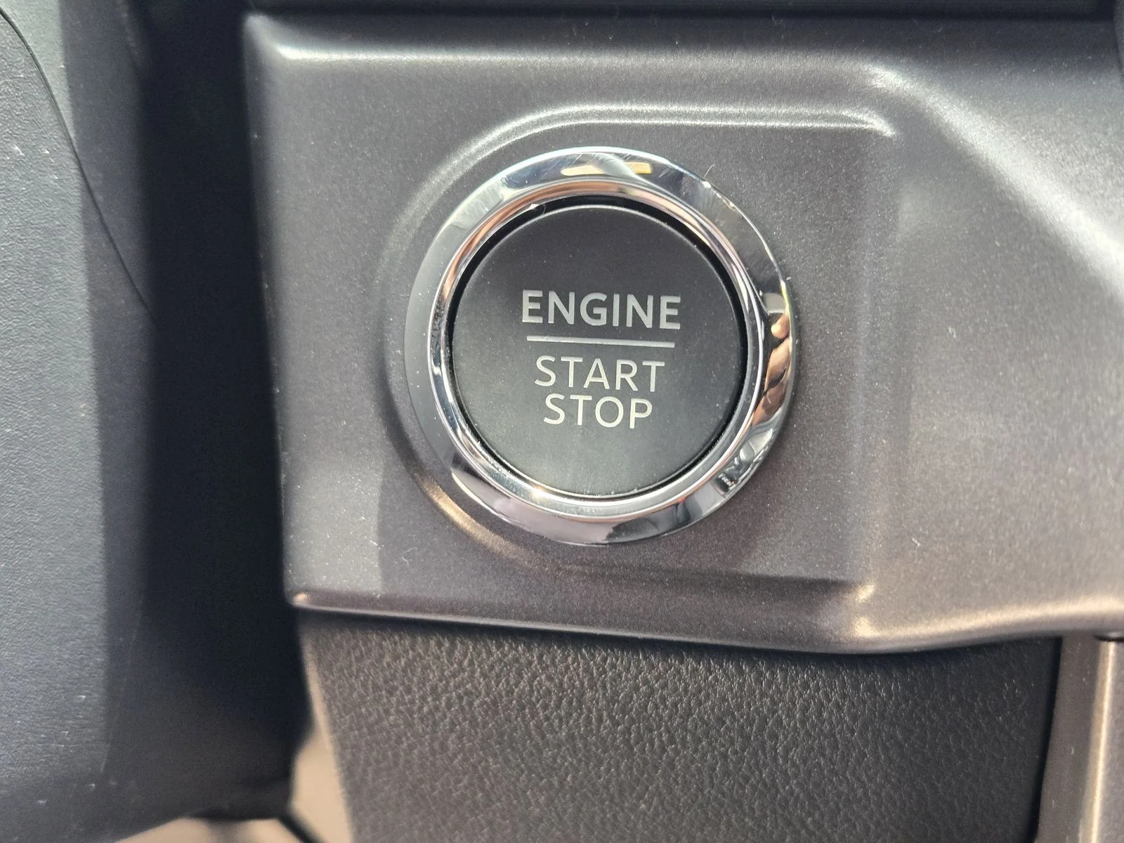 New 2026 Carbonized Gray Metallic Ford XLT image 15