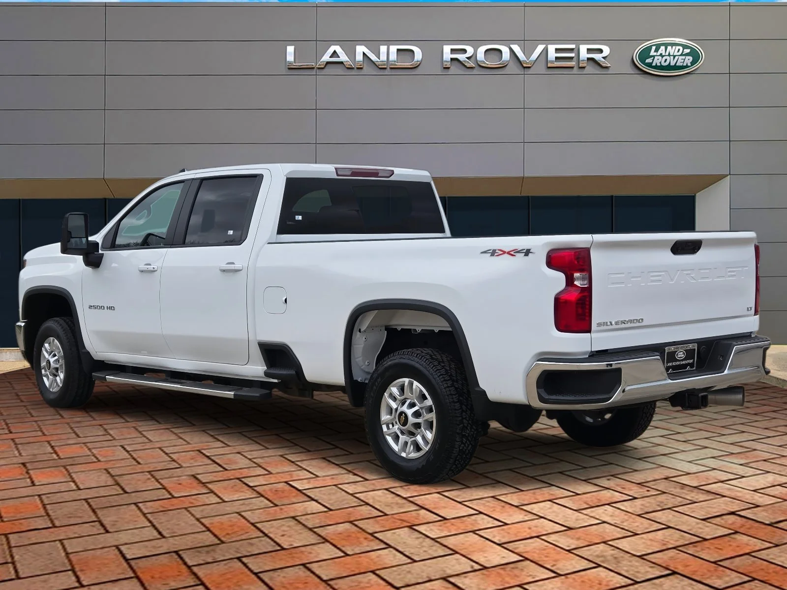 Used 2025 Summit White Chevrolet LT image 6