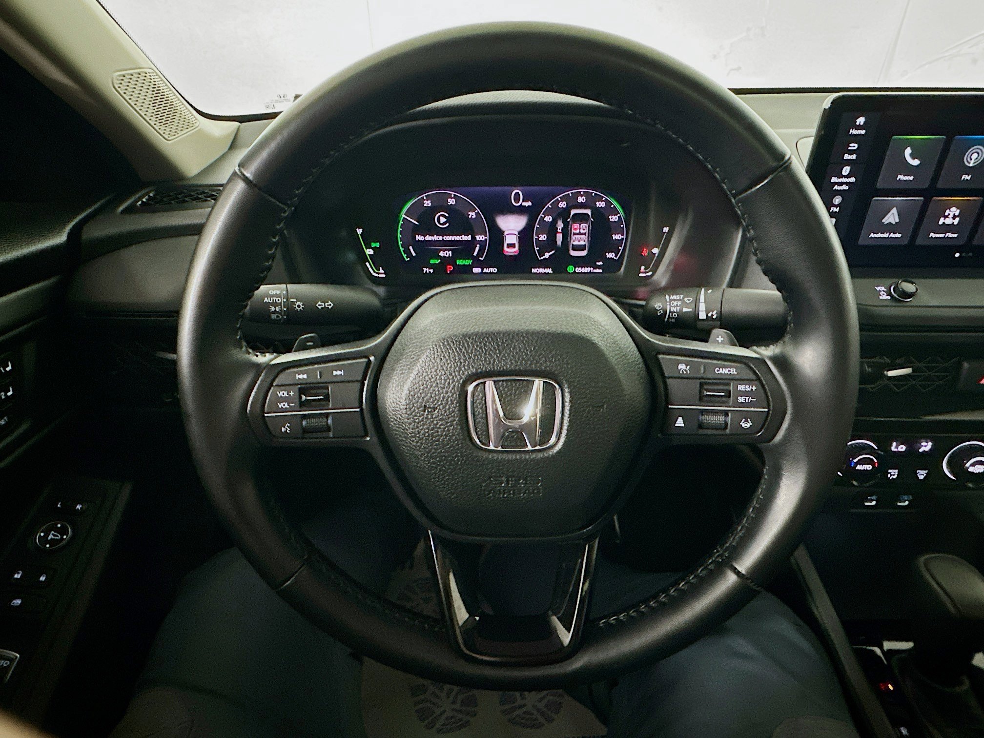 Used 2024 Solar Silver Metallic Honda EX-L image 14