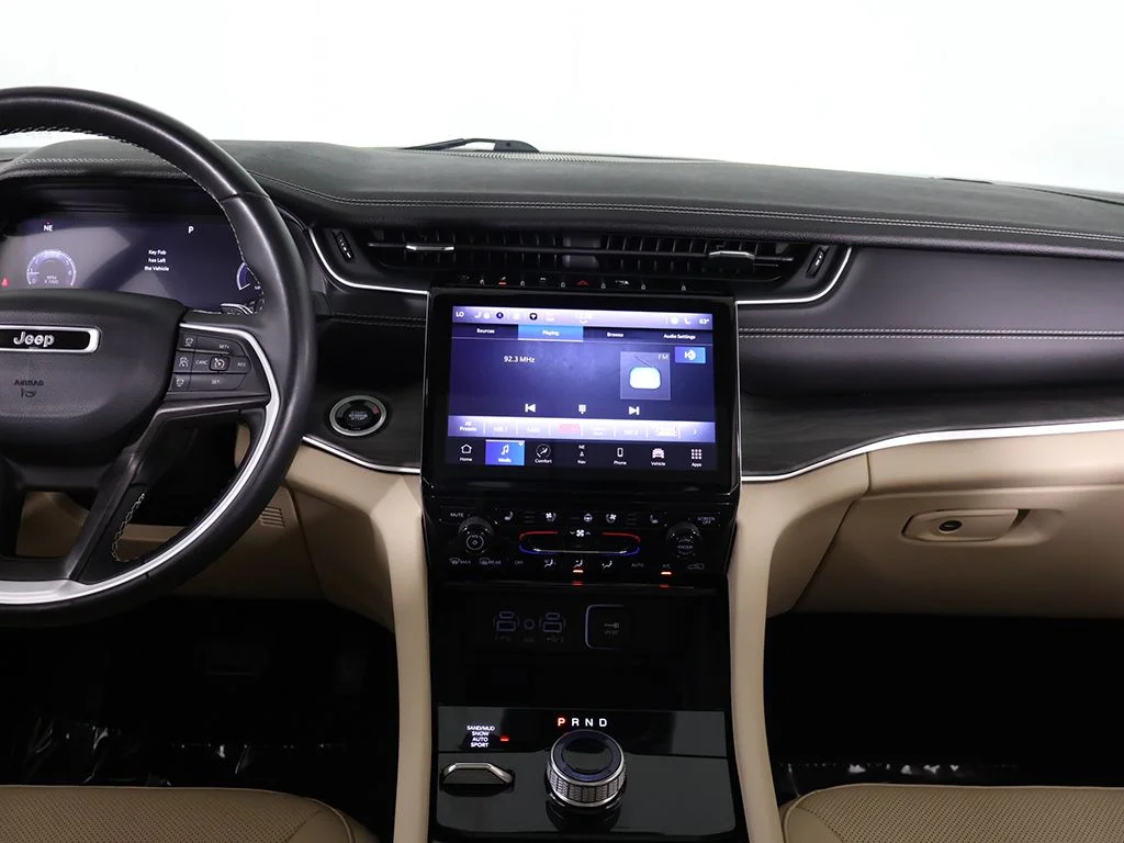 Used 2022 Gray Jeep Limited image 42