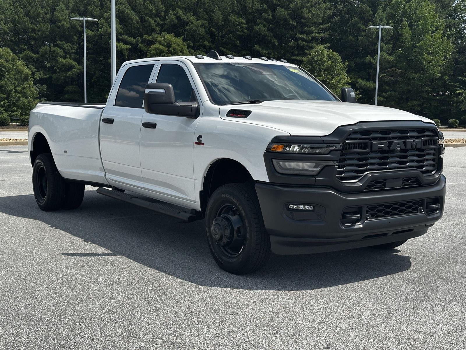 New 2026 Bright White Clear-Coat Exterior Paint RAM Tradesman image 2