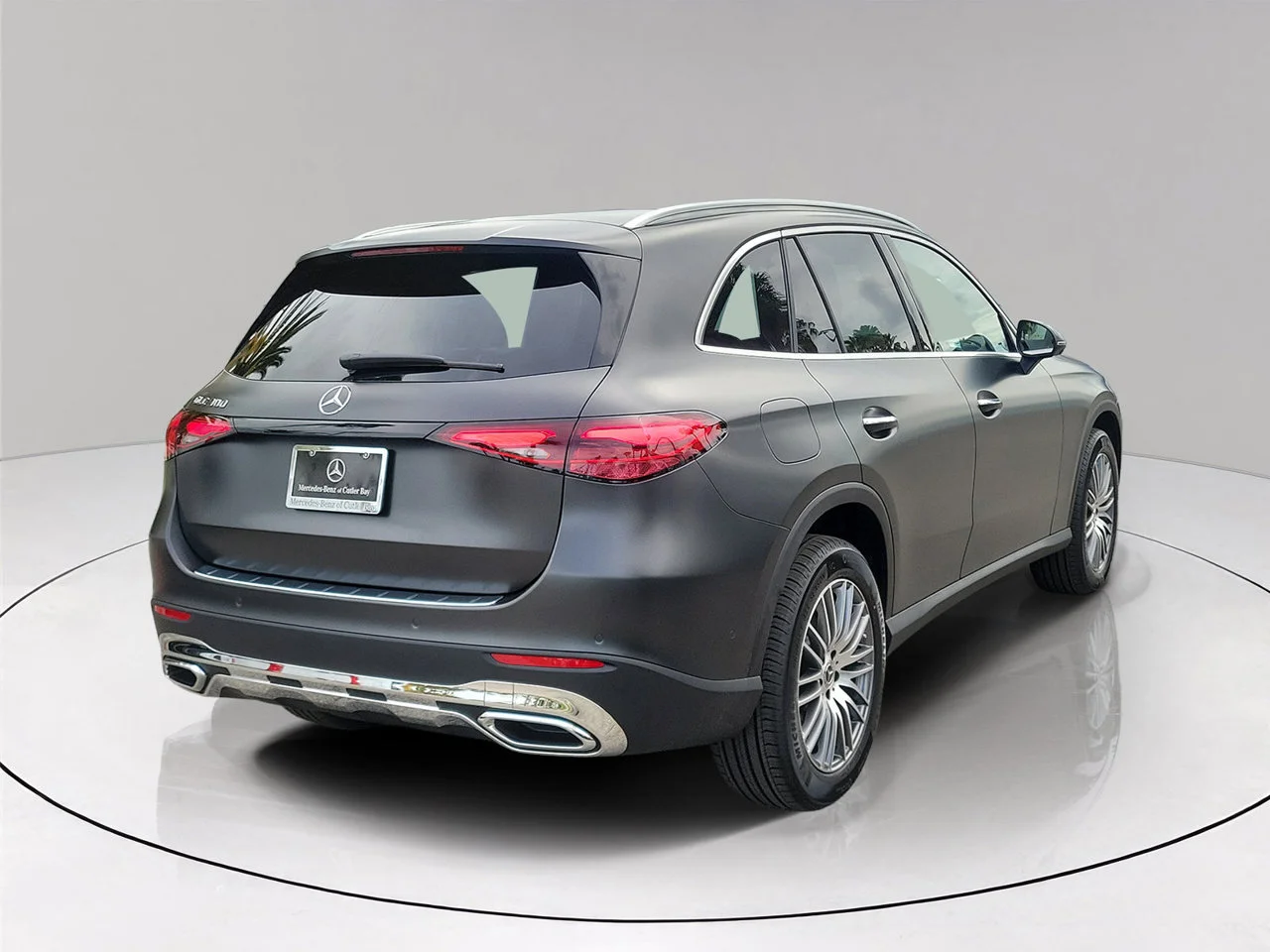 New 2027 MANUFAKTUR exclusive graphite grey magno Mercedes-Benz GLC 300 image 4