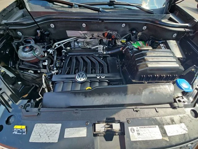 Used 2019 Black Volkswagen SEL image 32
